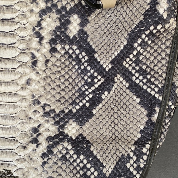 Coach Madison collection handbag. Rare colorway - Picture 7 of 7